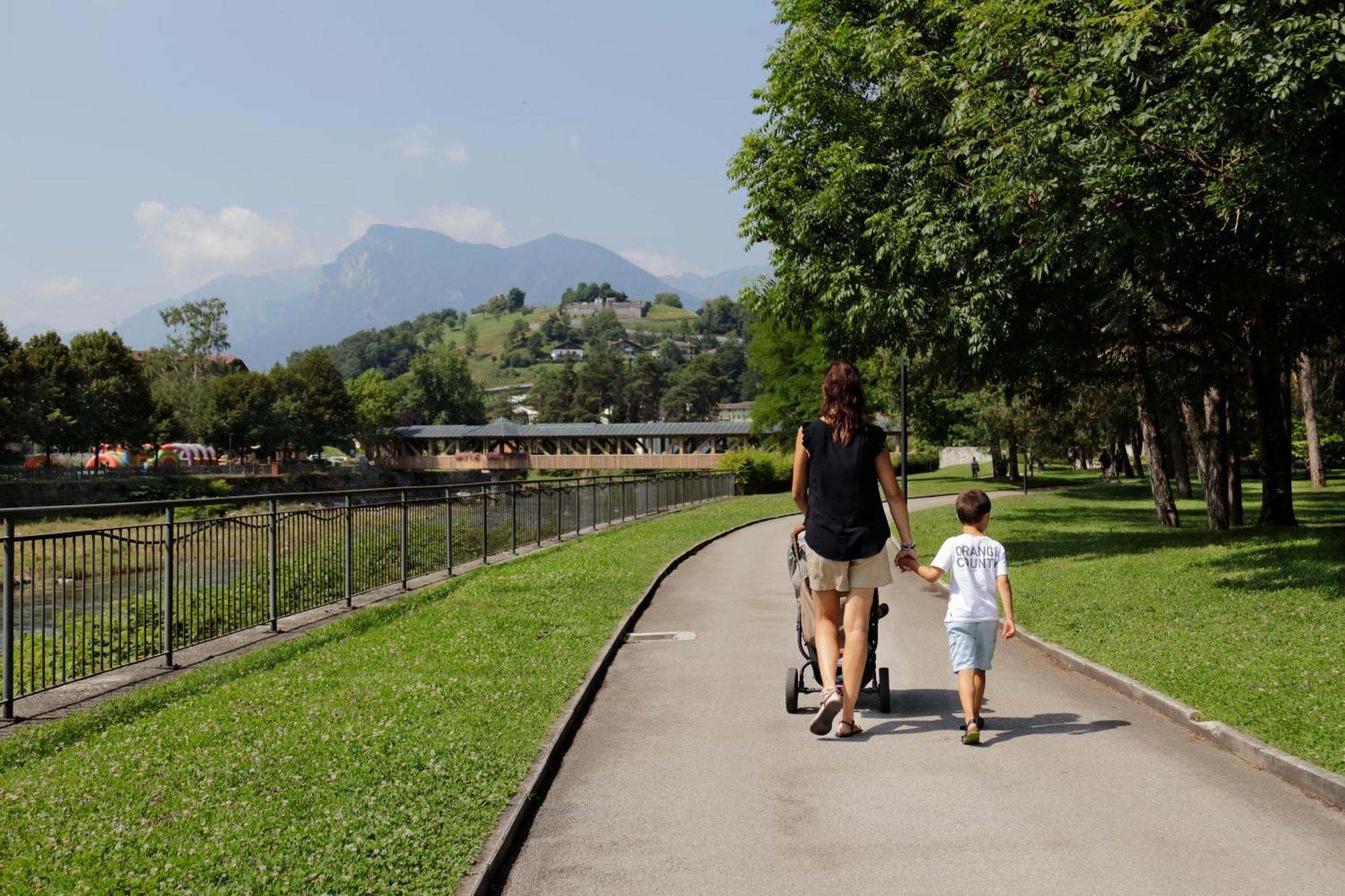 Aparthotel Residenza Casale Comano Terme Exterior foto