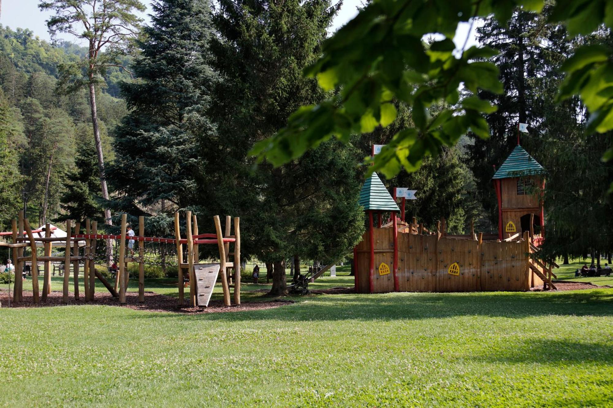 Aparthotel Residenza Casale Comano Terme Exterior foto