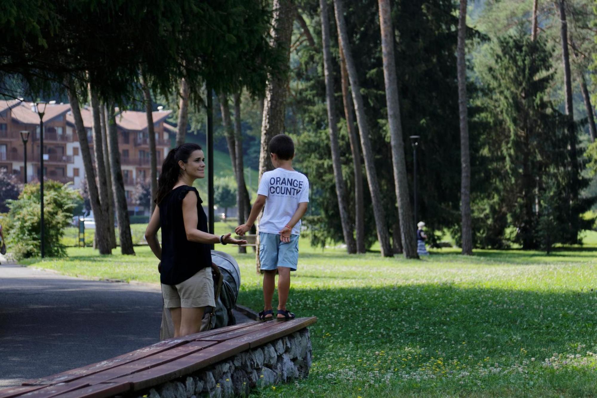 Aparthotel Residenza Casale Comano Terme Exterior foto