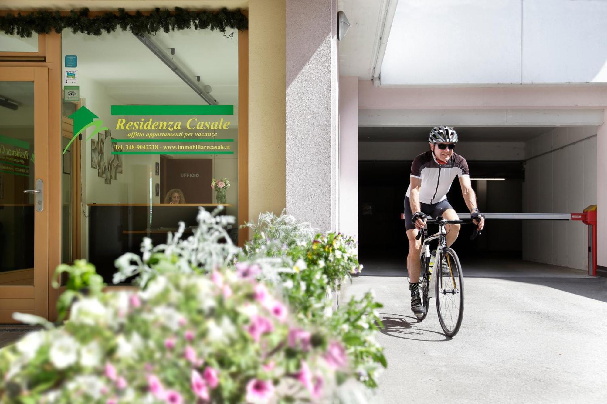 Aparthotel Residenza Casale Comano Terme Exterior foto