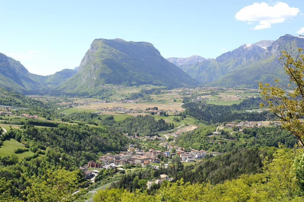 Aparthotel Residenza Casale Comano Terme Exterior foto