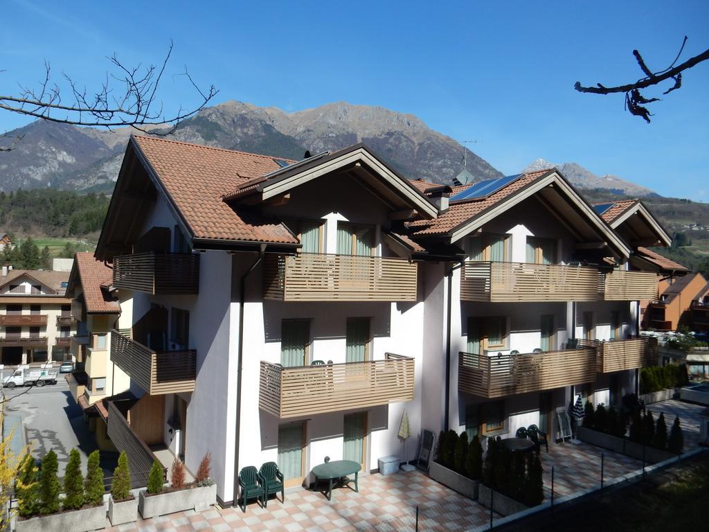 Aparthotel Residenza Casale Comano Terme Exterior foto